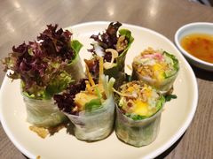 酥炸老虎虾香芒米纸卷配榴莲汁-CHINCHIN 青青·泰国料理(万象食家店)