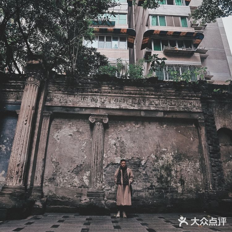 中山四路小众打卡点【加尔默洛修女会墙柱】