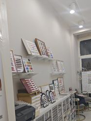 -赢韵美甲美睫瑞士净斑中心