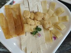 -何鲜菇火锅(大营盘店)