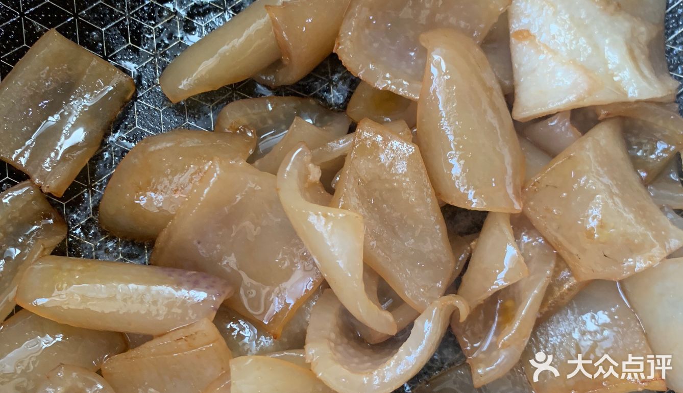 电饭锅 猪皮炖鹌鹑蛋