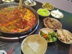 -四小区火锅·巷子里的重庆火锅(花照壁店)