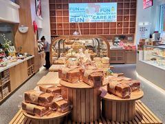 面包甜点陈列柜-向阳松鼠(南园店)