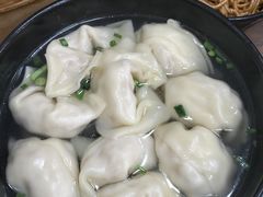 三鲜大馄饨-万寿斋(山阴路店)