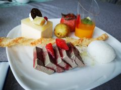 -亚洲国际大酒店·云顶阁旋转自助餐厅