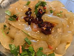 黄瓜拌拉皮-华盛园卷子王农家菜水库鱼