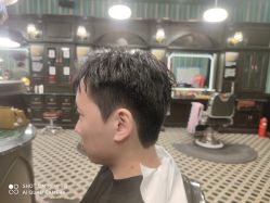 -海文先生国潮烫染男士理发馆