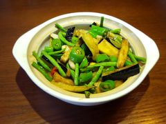 豆角茄子煲-宣威山野人家·云南菜·菌火锅(金碧店)