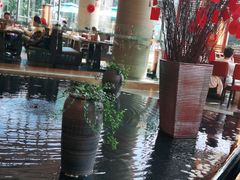 -松山湖凯悦酒店·Café自助餐厅·周末火舞秀表演