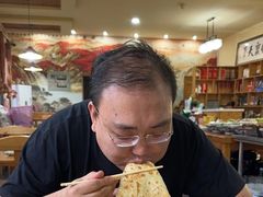 -虹海圣肉饼店家常菜馆