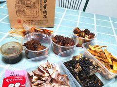 -老鼎万春卤菜(鹭湖宫8区店)