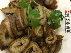 -老鼎万春卤菜(鹭湖宫8区店)