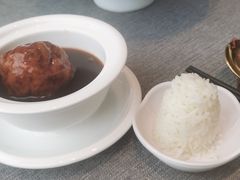 狮子头配米饭-羲和雅苑•北京烤鸭(平安国际金融中心店)