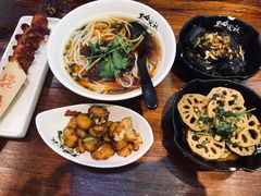 黑猪肉大香肠-黑白电视长沙小吃(美林M·LIVE天地东座店)