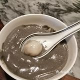 芝麻花生糊加汤圆