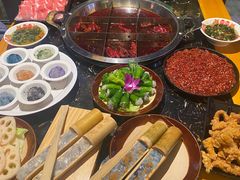 -憨孃孃·重庆老火锅(红山黑金店)