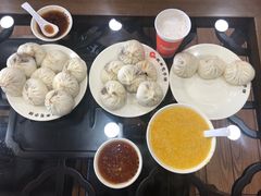 梅干菜包子-庆丰包子铺(中央大街店)