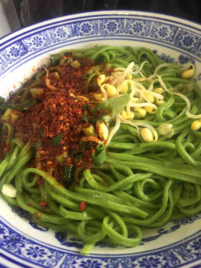 刘大碗菠菜面-"味道不错,昨天吃了油泼面今天又来吃特色干.