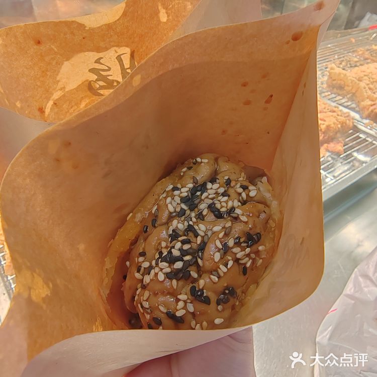 脑花的花样吃法之脑花肥肠饼