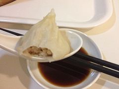 酸辣汤包、菌菇汤包-龙咆汤包·手工现包小笼(拱北口岸店)