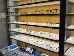 -优医视平价眼镜蔡司依视路折扣工厂店(德胜门店)