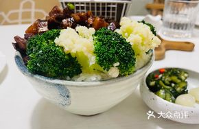 娜娜的招牌卤肉饭