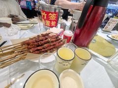 -刘姐啤酒鱼民族演艺餐厅(西街总店)