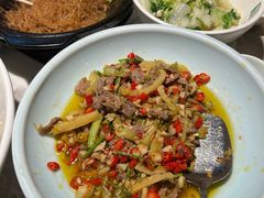 -绿草地·湘菜(酃湖师院店)