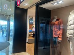 -lululemon(上海浦东IFC店)