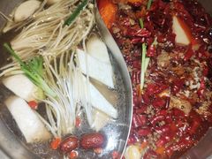 -沸炉重庆老火锅(军事博物馆店)