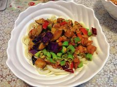 茄子肉丁小公鸡双拼拌面-文三里屯面馆(三里屯店)