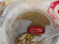 -爆炸头阿姨小四川正宗川味小吃(无任何分店)