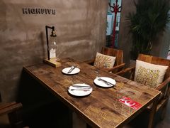 -HIGH FIVE哈福手工汉堡(桂林路店)