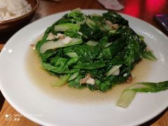 -半步颠小酒馆(爱琴海店)