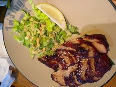 招牌泰式蜜汁猪颈肉-泰盏鬼·颓废冬阴(陈家祠扬韬店)