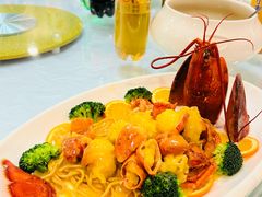 -黄浦江游览十六铺3号码头网红自助餐