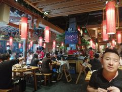 大堂-野山舂·贵州现舂酸汤火锅(鸿通城店)