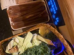 -晓宇重庆火锅(西安荟聚店)