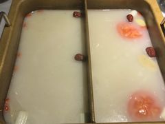 -尚尚仙·酸汤猪手·猪肚鸡火锅(华联万柳购物中心店)