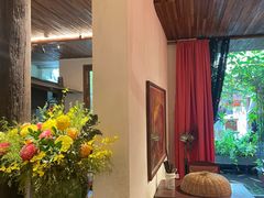 -Cuc Gach Quan Restaurant