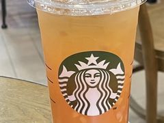 -星巴克臻选(莘庄仲盛店)