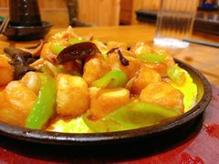 铁板蛋豆腐-老东镇啤酒屋海鲜加工·蒸汽海鲜·海鲜烧烤(台东店)