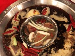-山城年华老火锅(玉林店)