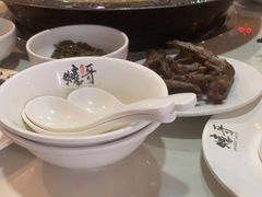 -烧哥美蛙肥肠鱼火锅·十五年社区店