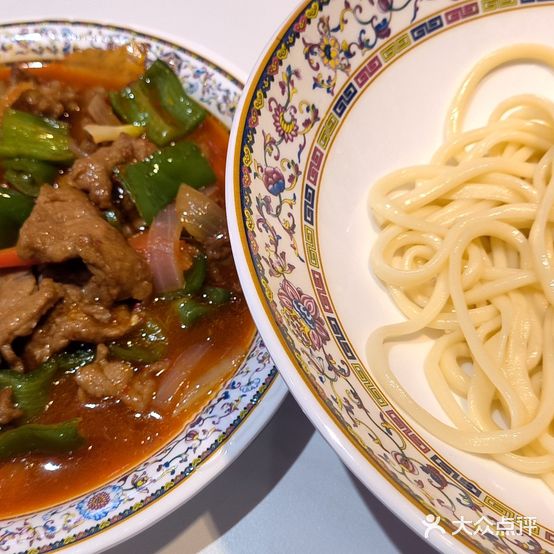 陕拜客伊犁经典牌子碎肉拌面