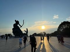 -巴陵广场