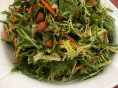 苦苣皮蛋花生米-锅贴王海鲜小馆