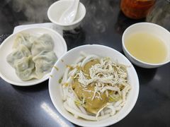 芝麻酱鸡丝捞面-北京水饺
