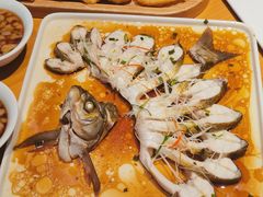 清蒸武昌鱼-莲餐厅·湖北菜·藕汤是头牌(愚园路店)