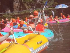 -安吉龙王山峡谷漂流